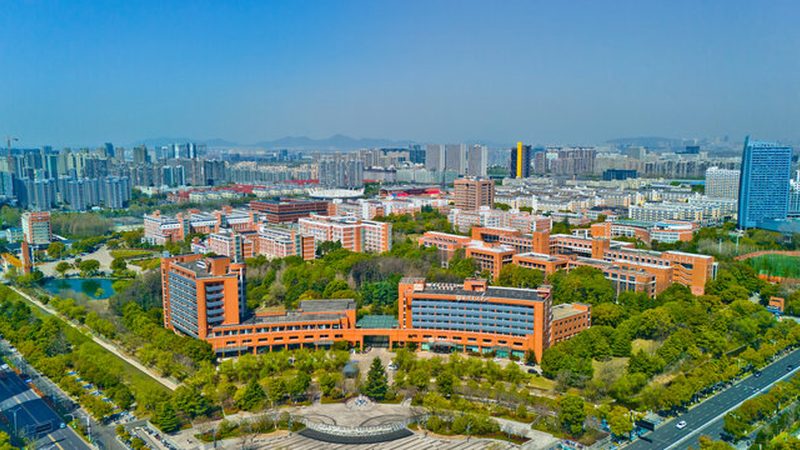 中间继电器底座接线图：揭秘其连接原理与注意事项